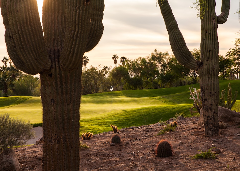 the-phoenician-golf-club-fourteenth-hole-12971